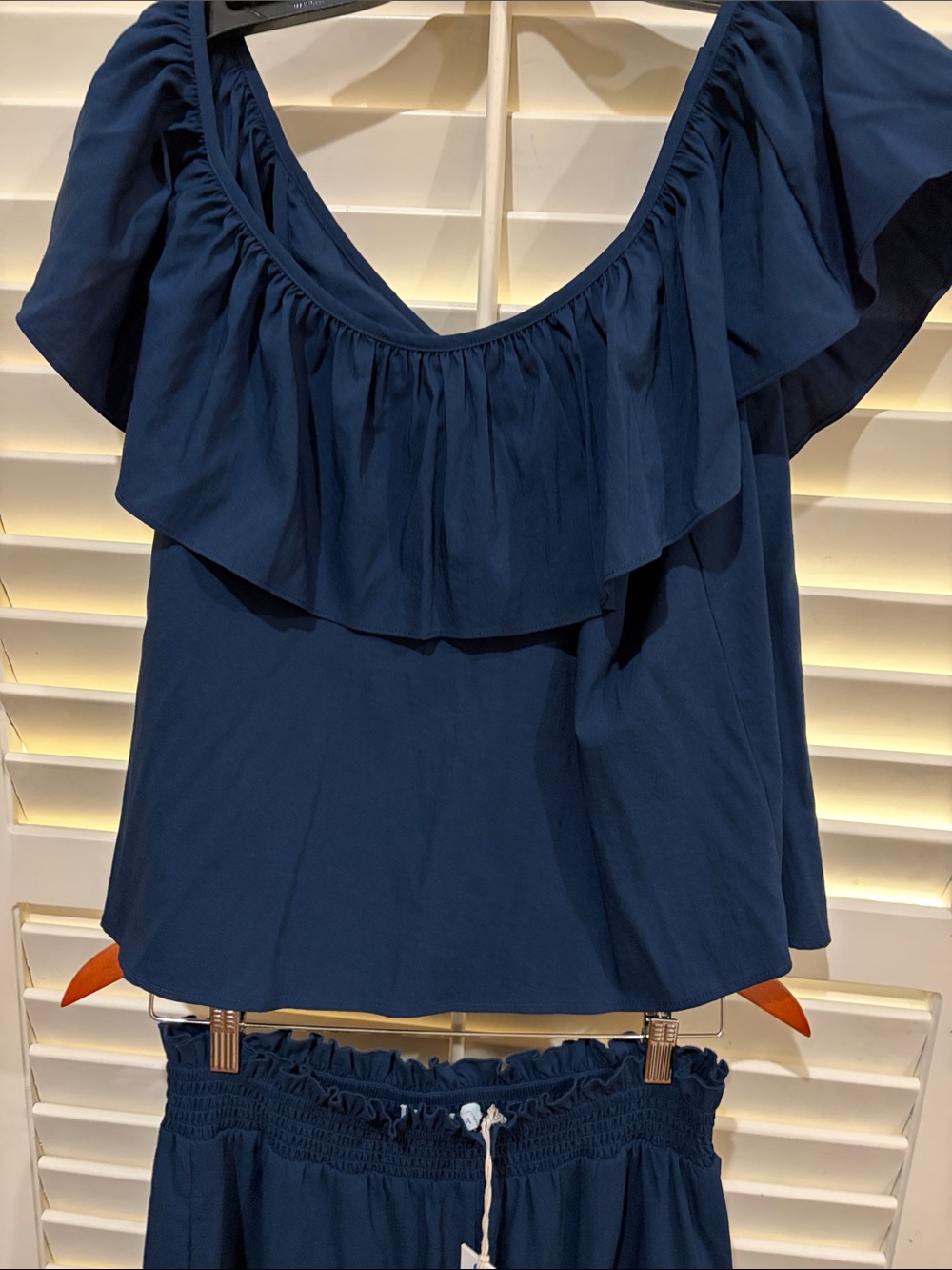 Metsea.Navy Ruffle Top & Wide-Leg Pants Set. Size Medium NWT - Picture 4 of 8
